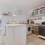 Private Apartment *